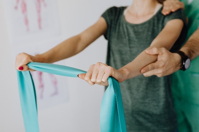 How Should We Strengthen the Shoulder? Rhythmic Stabilization. 